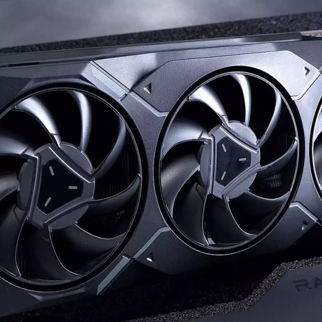 В DNS принимают предзаказы на видеокарты Radeon RX 7900 XT и 7900 XTX