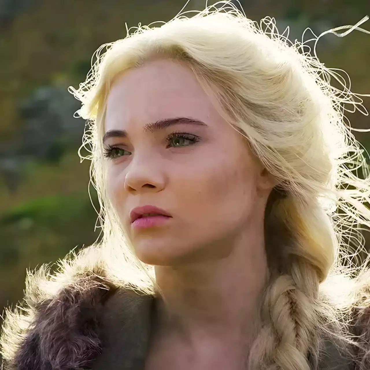 Цири из сериала «Ведьмак» показала свой новый рисунок. И на нем вновь изображено голое тело Цири из сериала «Ведьмак» показала свой новый рисунок. И на нем вновь изображено голое тело