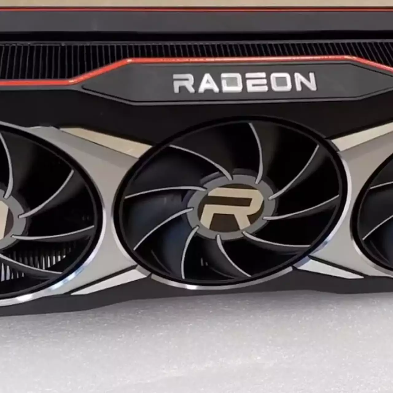 В мире выходят из строя видеокарты AMD Radeon RX 6000. Возможно, дело в драйверах
