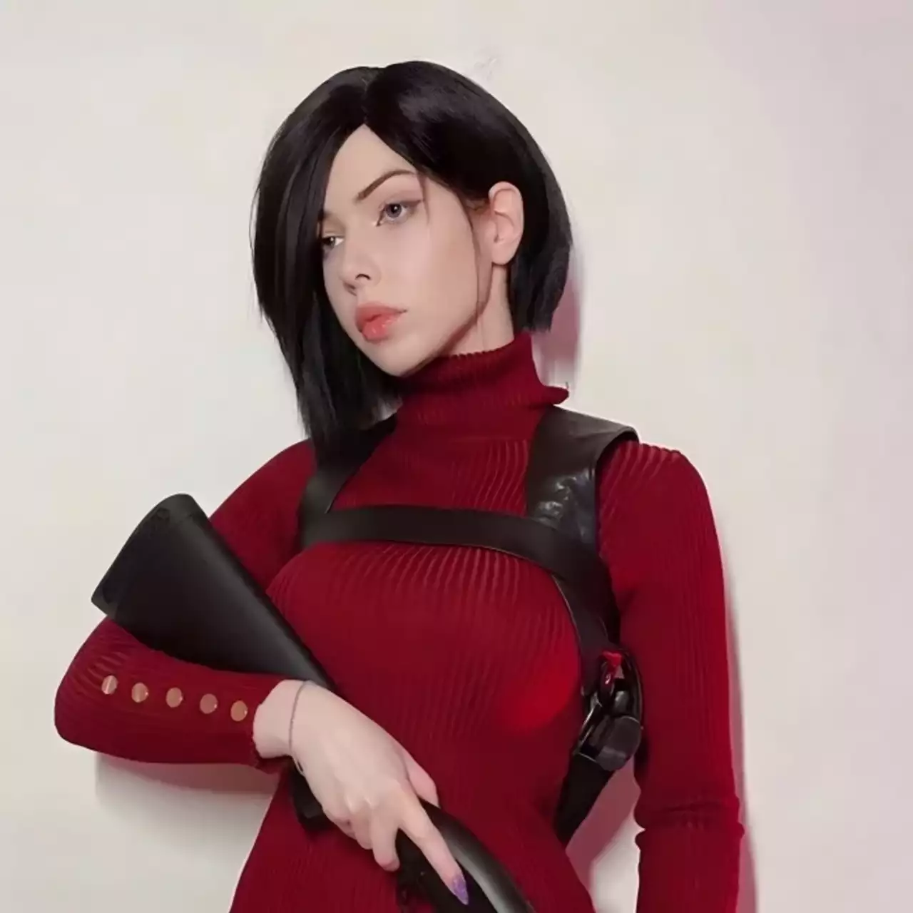 Московская косплеерша примерила «скромное» платье Ады Вонг из ремейка Resident Evil 4. Выглядит горячо