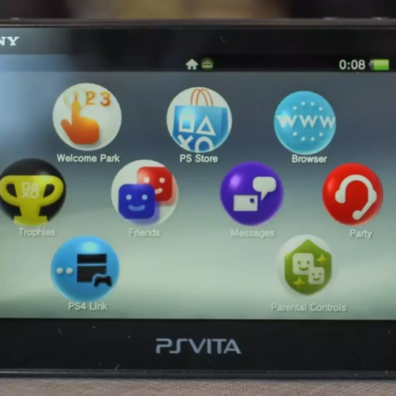 Инсайдер раскрыл детали загадочной «PS Vita 2» от Sony Инсайдер раскрыл детали загадочной «PS Vita 2» от Sony