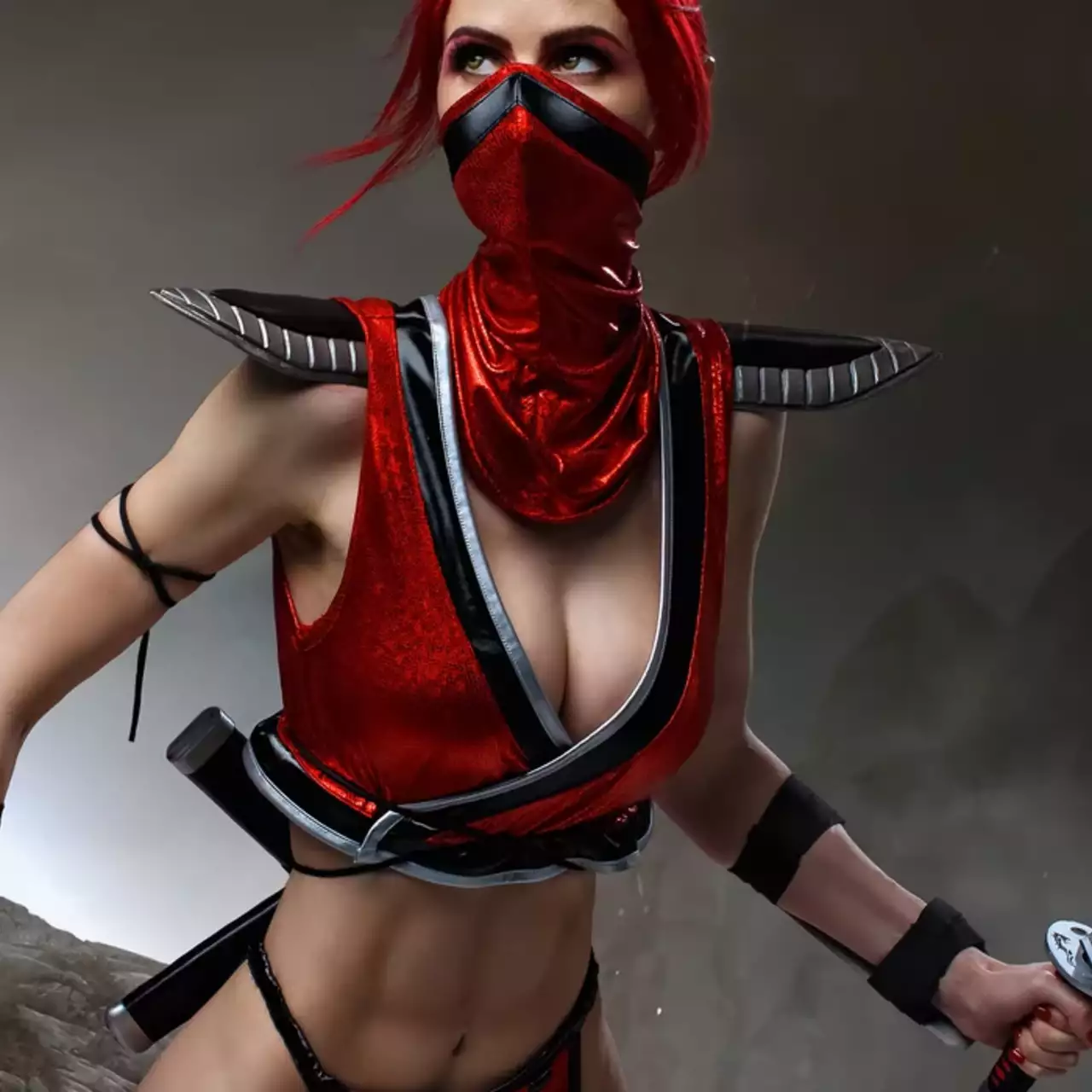 Бойцы Mortal Kombat схлестнулись в драке, пока Мэри Джейн примеряет костюм Человека-паука. Косплей недели на VGTimes Бойцы Mortal Kombat схлестнулись в драке, пока Мэри Джейн примеряет костюм Человека-паука. Косплей недели на VGTimes