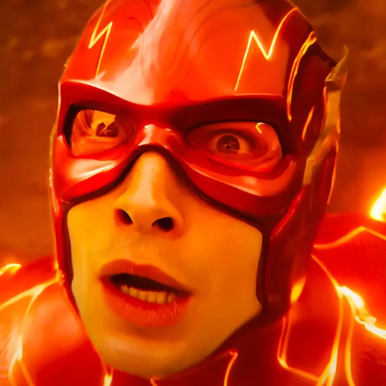 Художник фильмов DC показал изначальную версию дизайна костюма Флэша Художник фильмов DC показал изначальную версию дизайна костюма Флэша